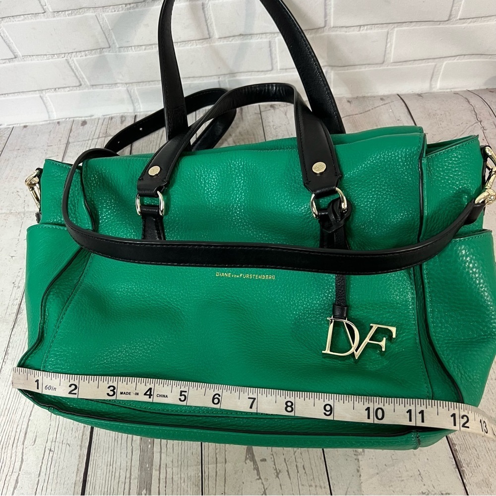 DIANE Von FURSTENBERG Spring Green LEATHER CONVERTIBLE Crossbody SATCHEL BAG - Picture 14 of 16